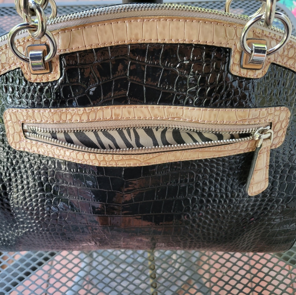 GUESS handbag - Picture 6 of 11